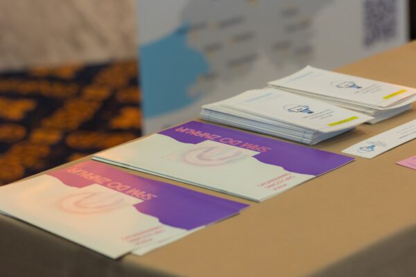 Fotografija starih promocijskih materialov SSU